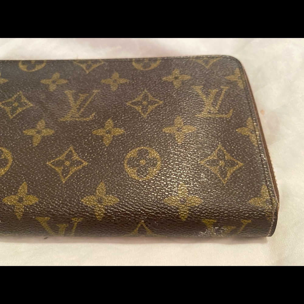 Zip Up Wallet - Picture 2 of 9